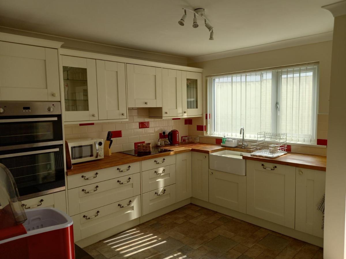 Pet Friendly Beautiful Detached Cottage Close To Spurn Point, Easington And Withersea Kingston upon Hull Buitenkant foto