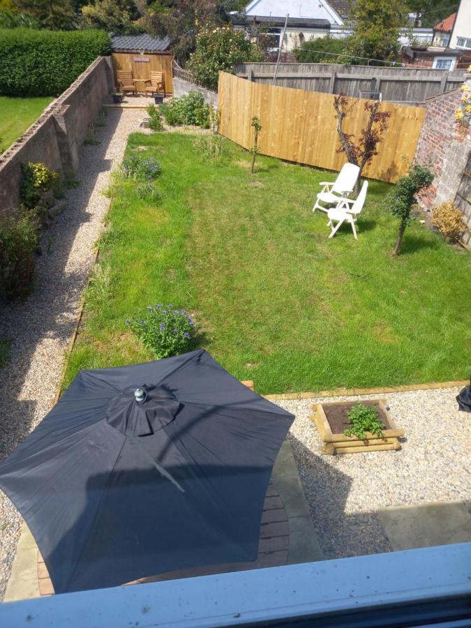 Pet Friendly Beautiful Detached Cottage Close To Spurn Point, Easington And Withersea Kingston upon Hull Buitenkant foto