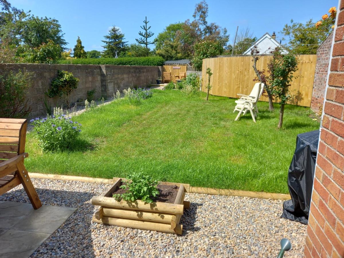 Pet Friendly Beautiful Detached Cottage Close To Spurn Point, Easington And Withersea Kingston upon Hull Buitenkant foto