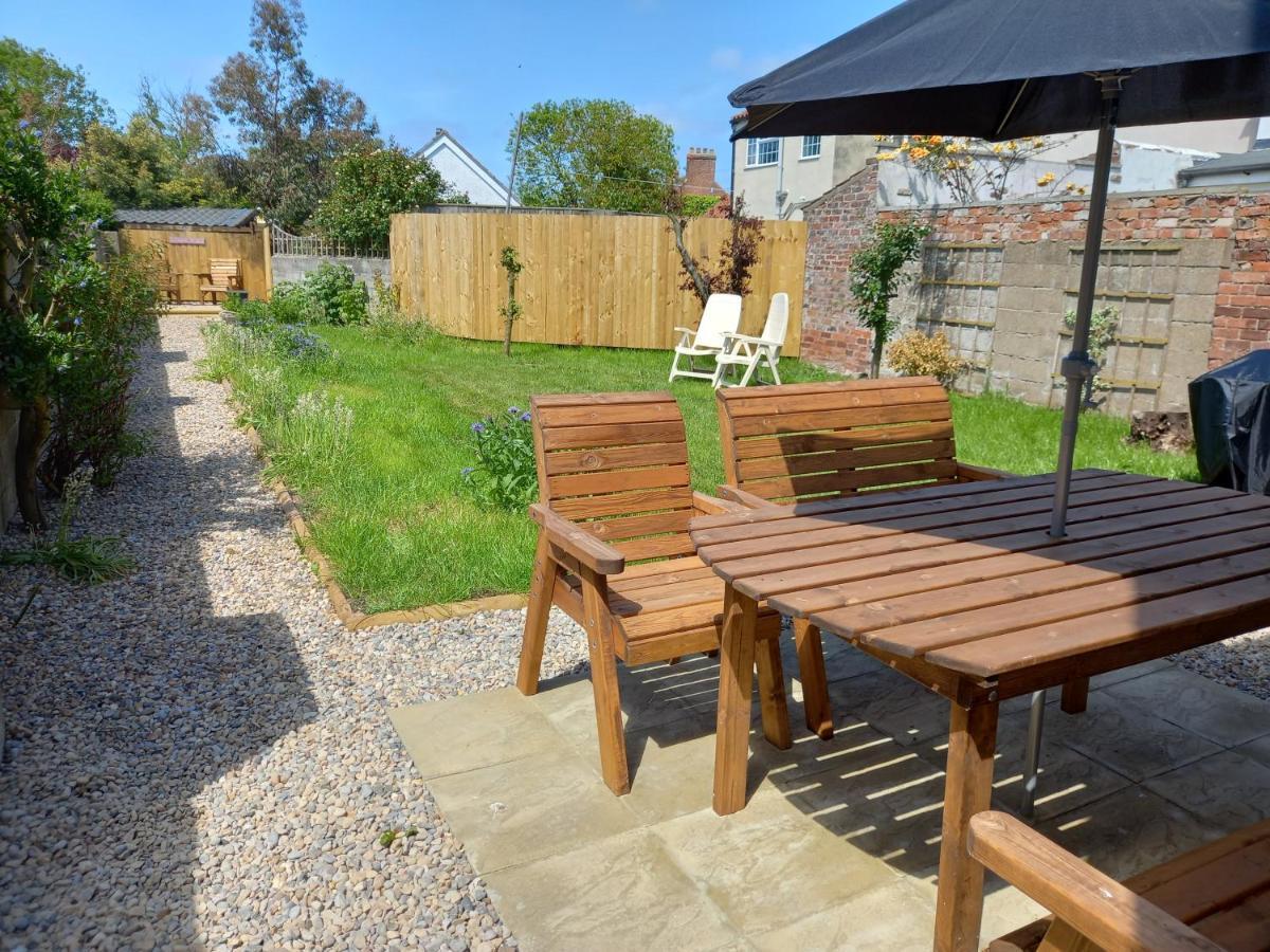 Pet Friendly Beautiful Detached Cottage Close To Spurn Point, Easington And Withersea Kingston upon Hull Buitenkant foto